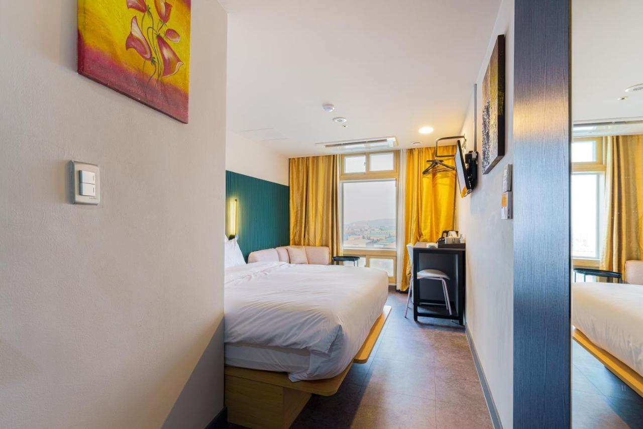 Little Prince Hotel Гунсан Екстериор снимка